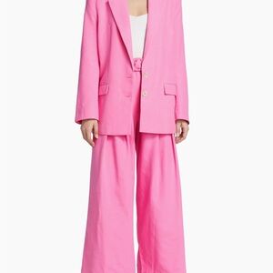 Farm Rio tailored pleat-front pants.